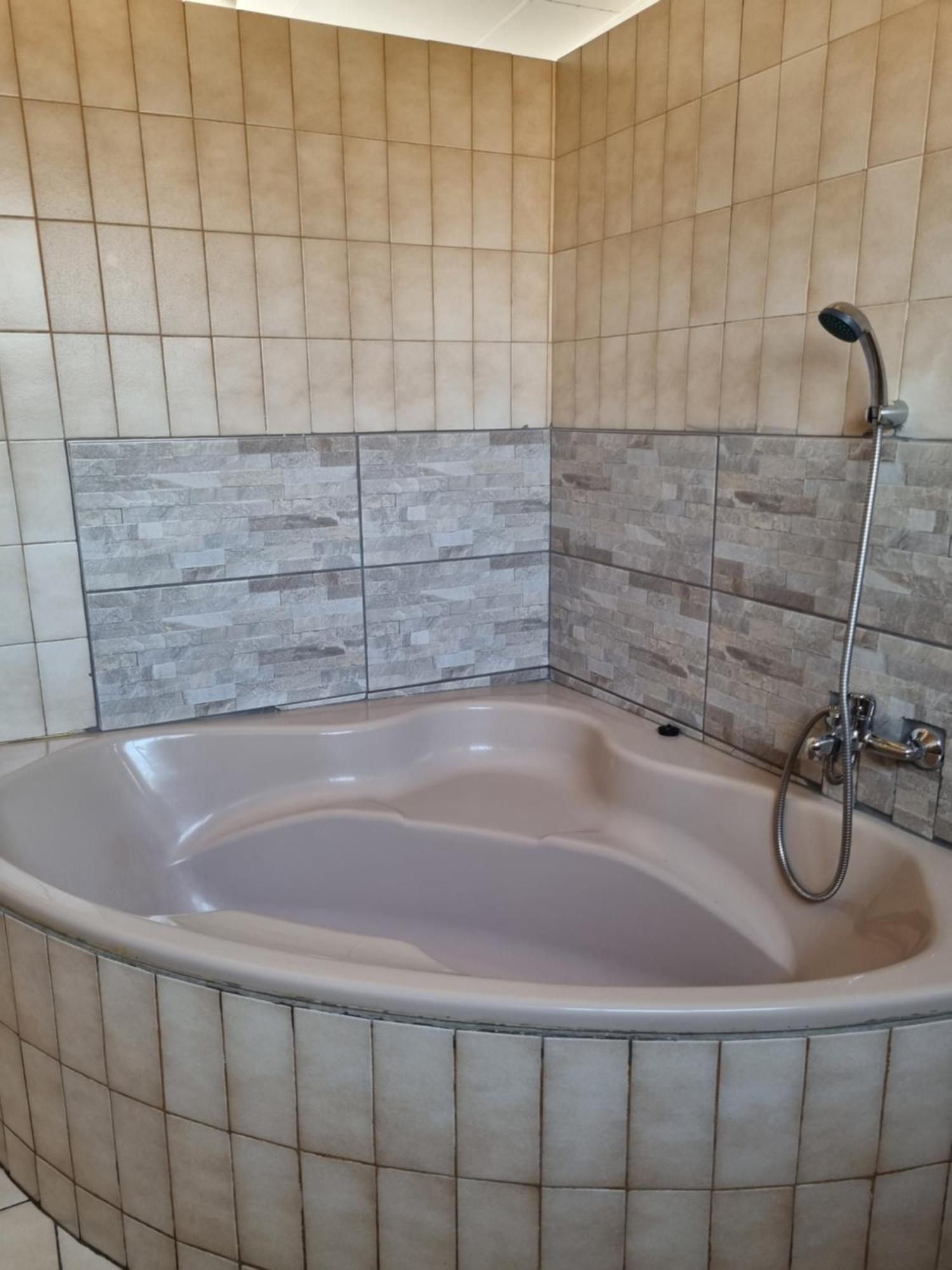 Ethen Guesthouse 폴로콰네 외부 사진